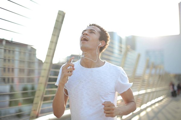 Découvrez comment le lait d"or lutte efficacement contre l"inflammation : votre guide santé incontournable !